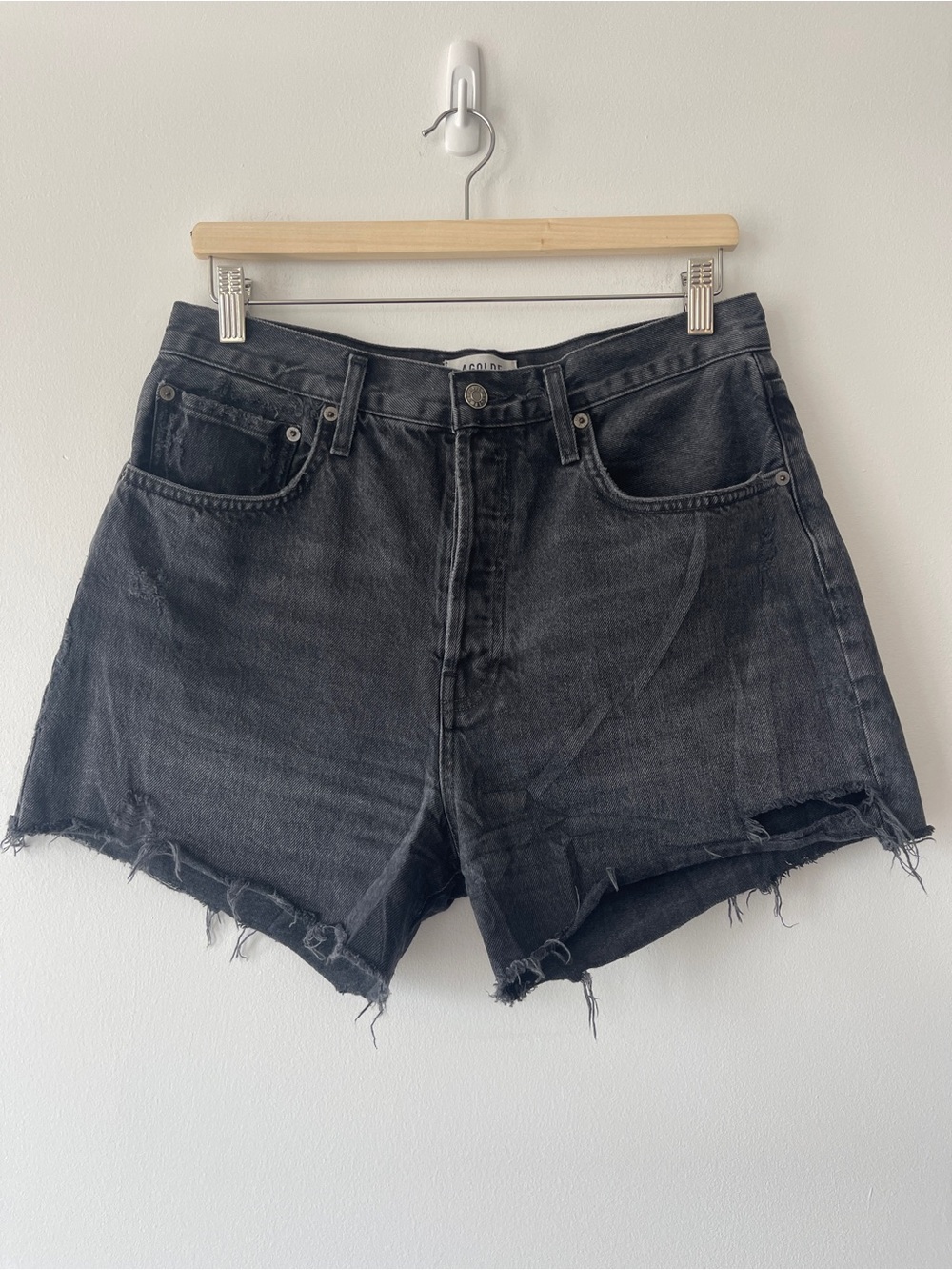 AGOLDE Cutoff jean shorts  High-Rise Black Distressed Denim Shorts 30